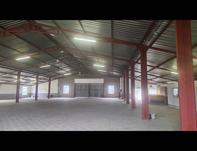 950M² WAREHOUSE FOR SALE IN ROCKY DRIFT